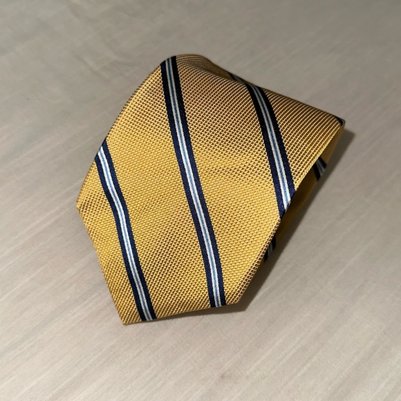 Brooks Brothers Silk Neck Tie Diagonal Stripes Yellow Navy - Picture 1 of 3